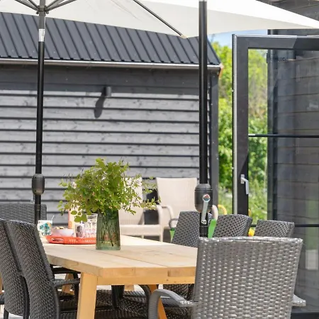 Holiday home Henrik - 100m From The Sea In Sealand By Interhome *